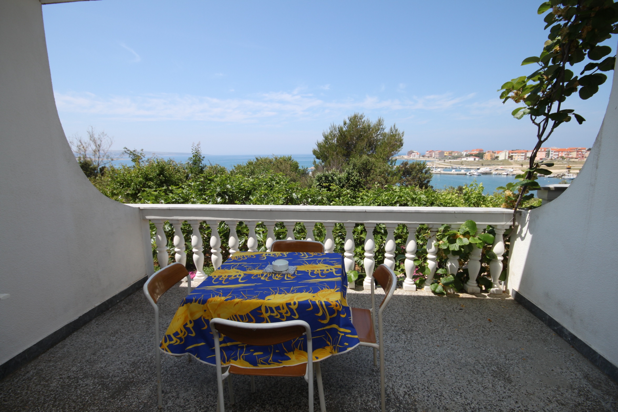 Room near beach Povljana, Pag (S-6476-a) Room near beach Povljana, Pag (S-6476-a)