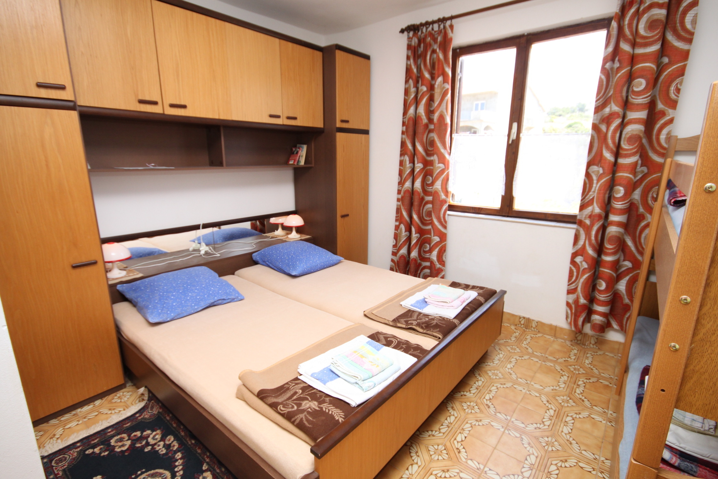Room near beach Povljana, Pag (S-6476-b) Room near beach Povljana, Pag (S-6476-b)