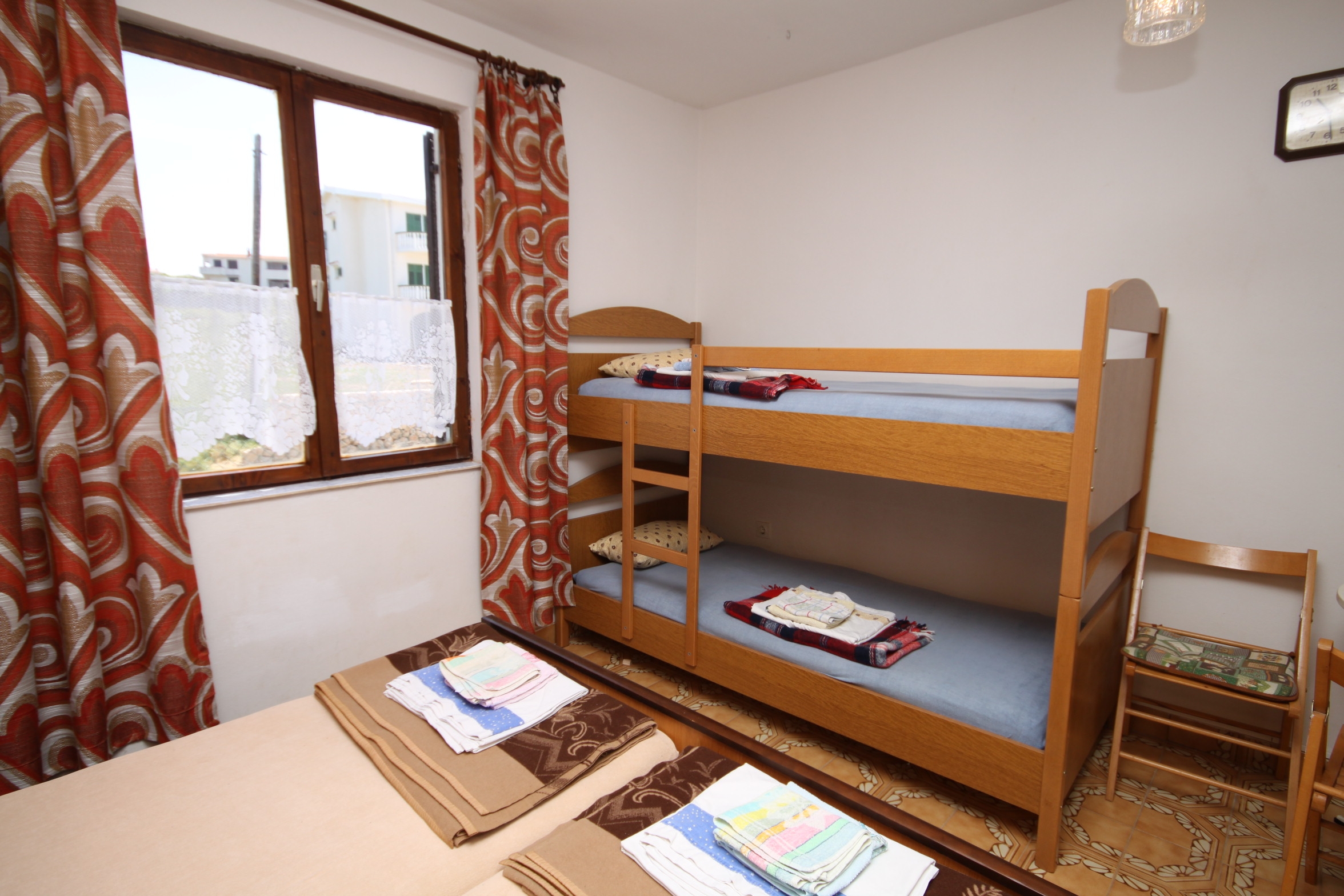 Room near beach Povljana, Pag (S-6476-b) Room near beach Povljana, Pag (S-6476-b)