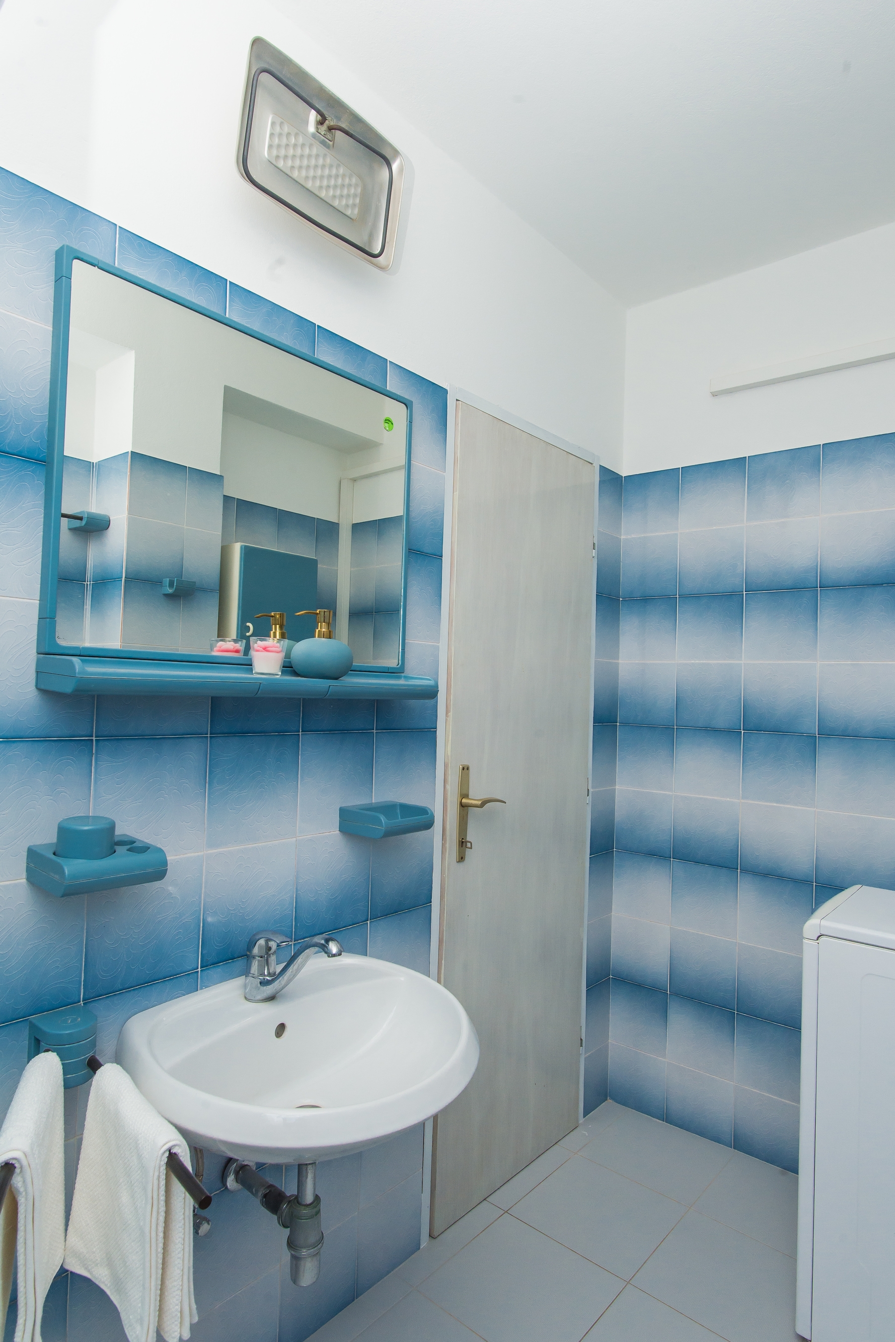 Two bedroom apartment with terrace and sea view Bilo, Primošten  A-b