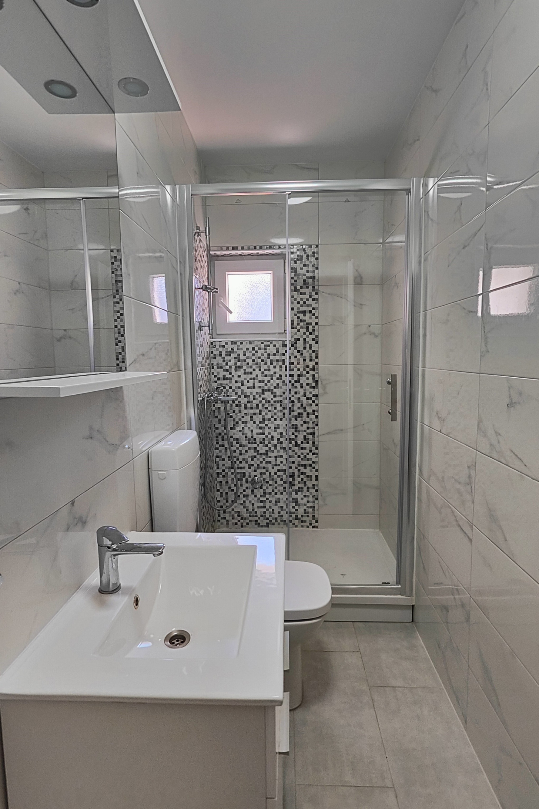 Two bedroom apartment near beach Metajna, Pag  A-a