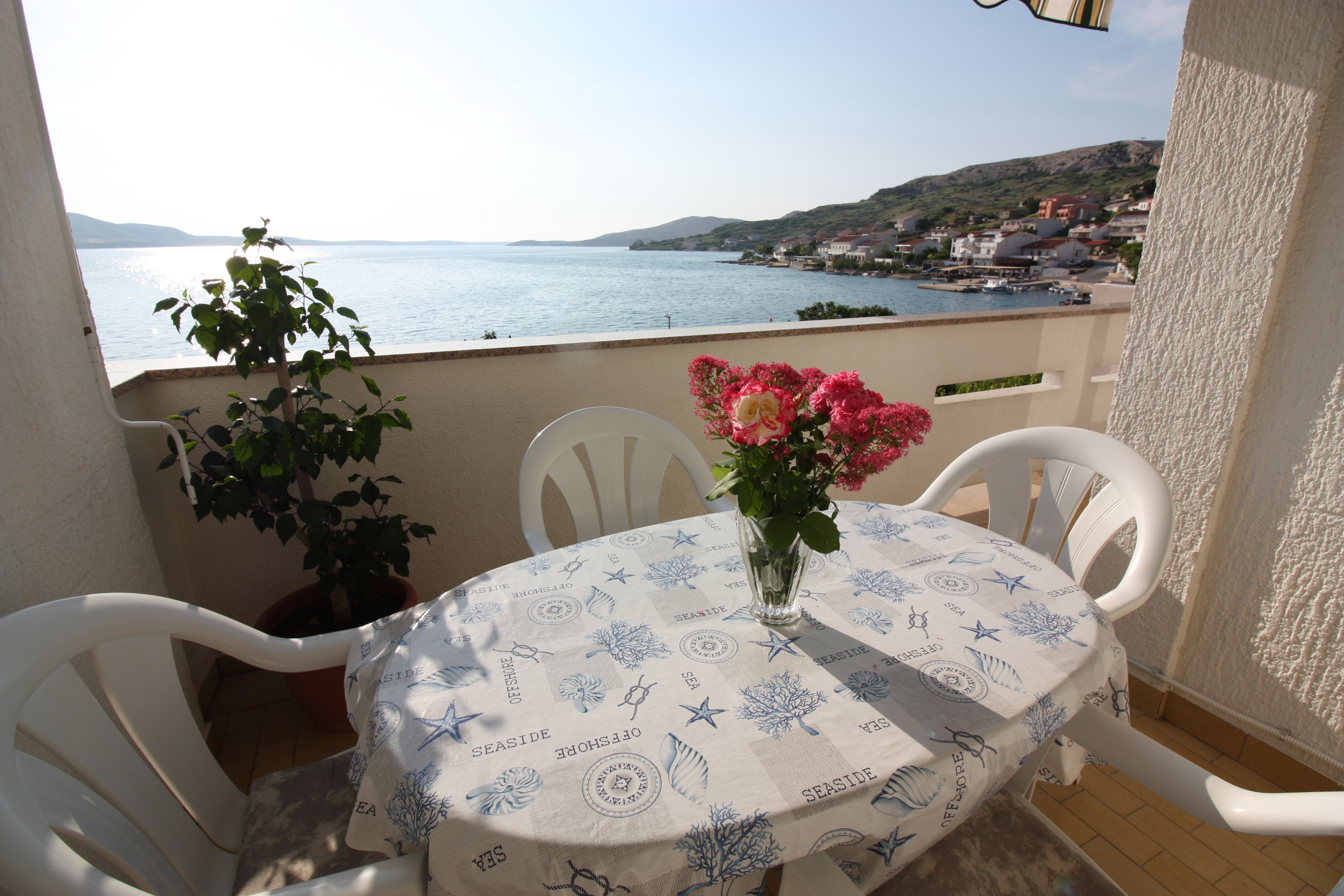 Two bedroom apartment near beach Metajna (Pag) (A-6486-b) Two bedroom apartment near beach Metajna (Pag) (A-6486-b)