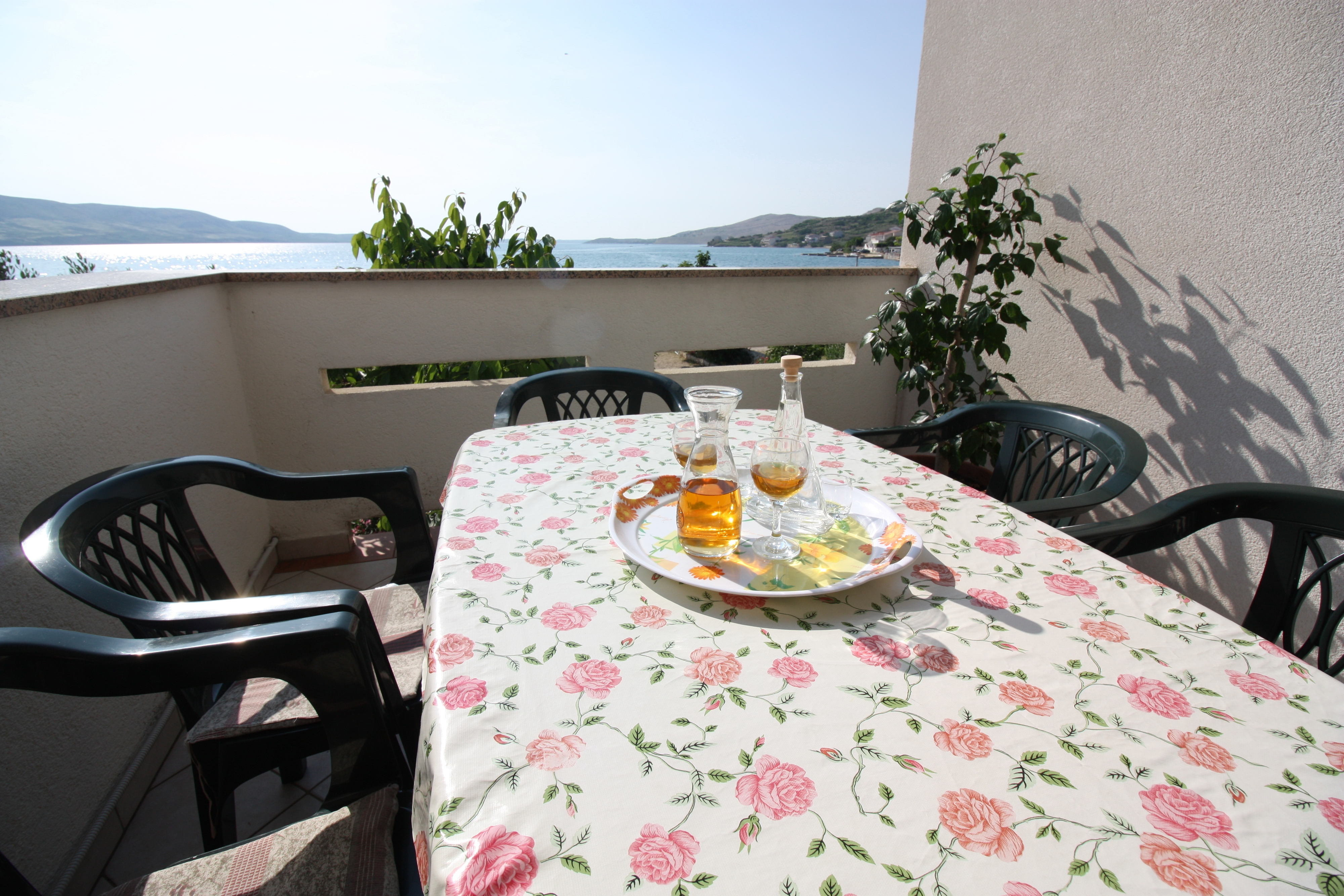 One bedroom apartment near beach Metajna (Pag) (A-6486-d)