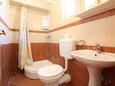 Salle de bain Metajna, Salle de bain dans l’hébergement en type apartment, WiFi.