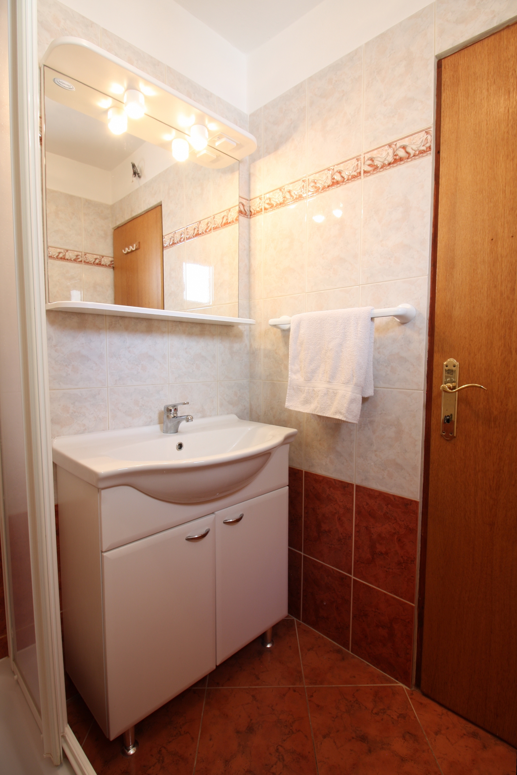 Three bedroom apartment near beach Metajna, Pag  A-f