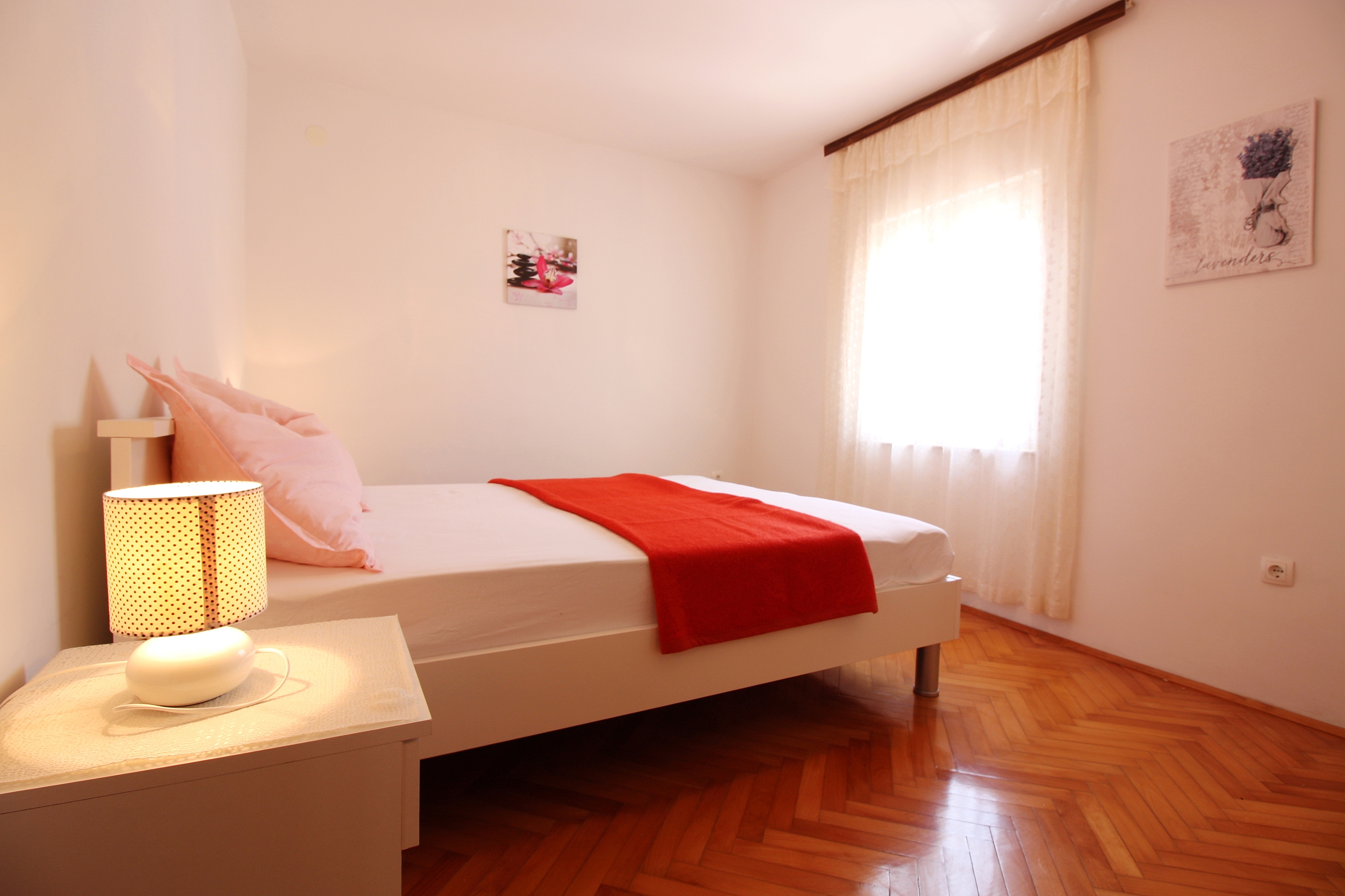 Three bedroom apartment near beach Metajna, Pag  A-f