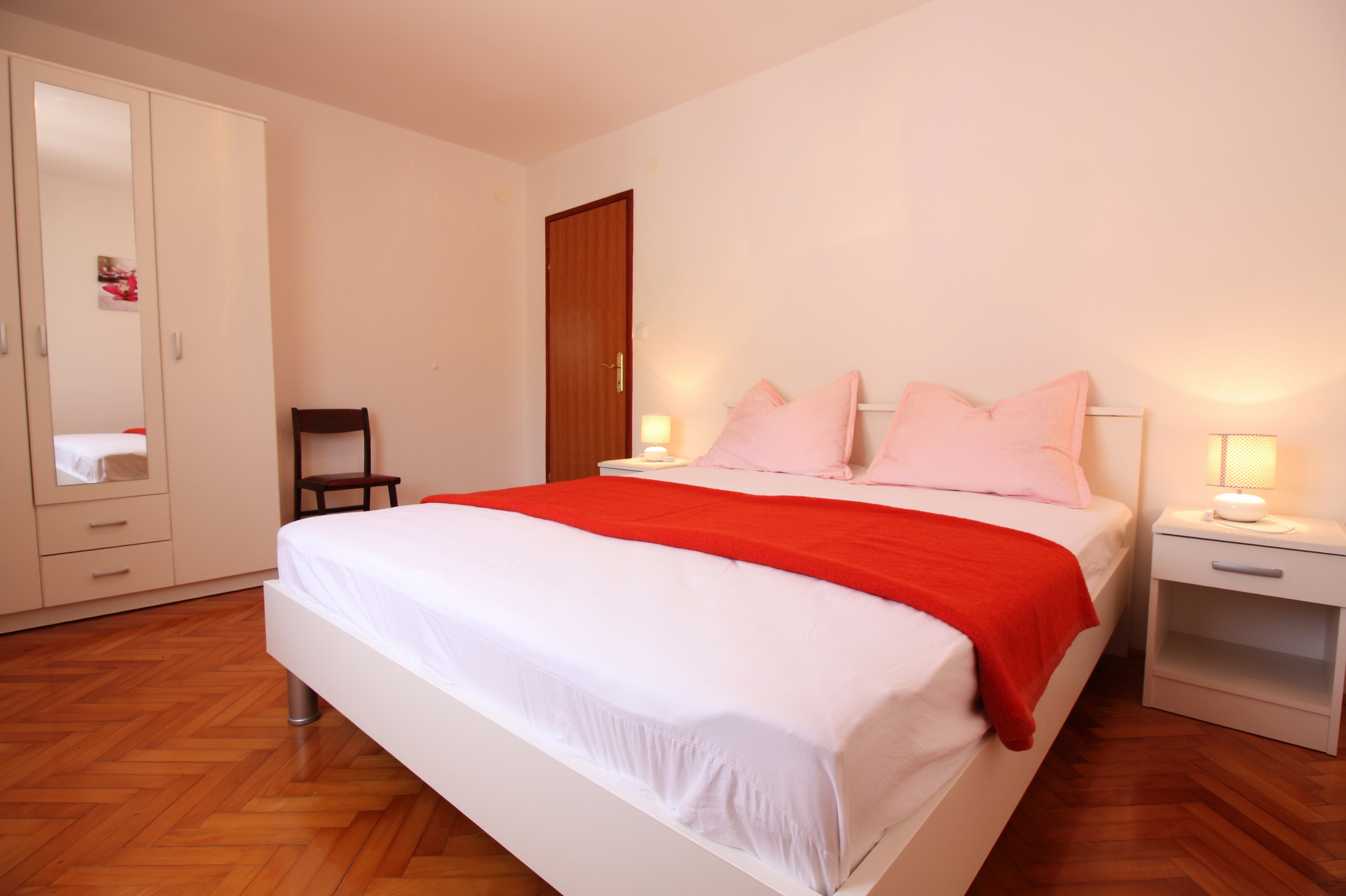 Three bedroom apartment near beach Metajna, Pag  A-f