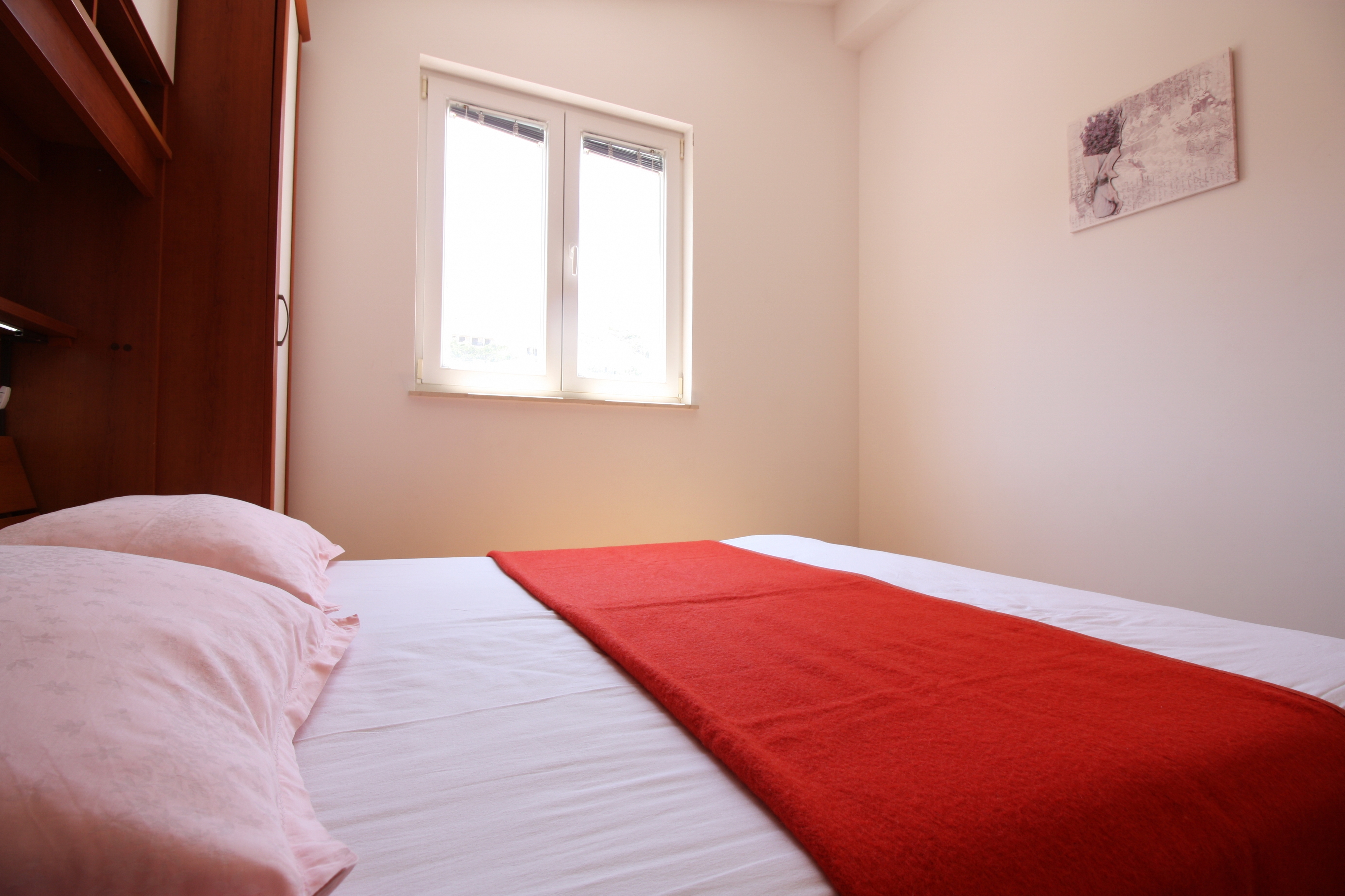 Three bedroom apartment near beach Metajna, Pag  A-f