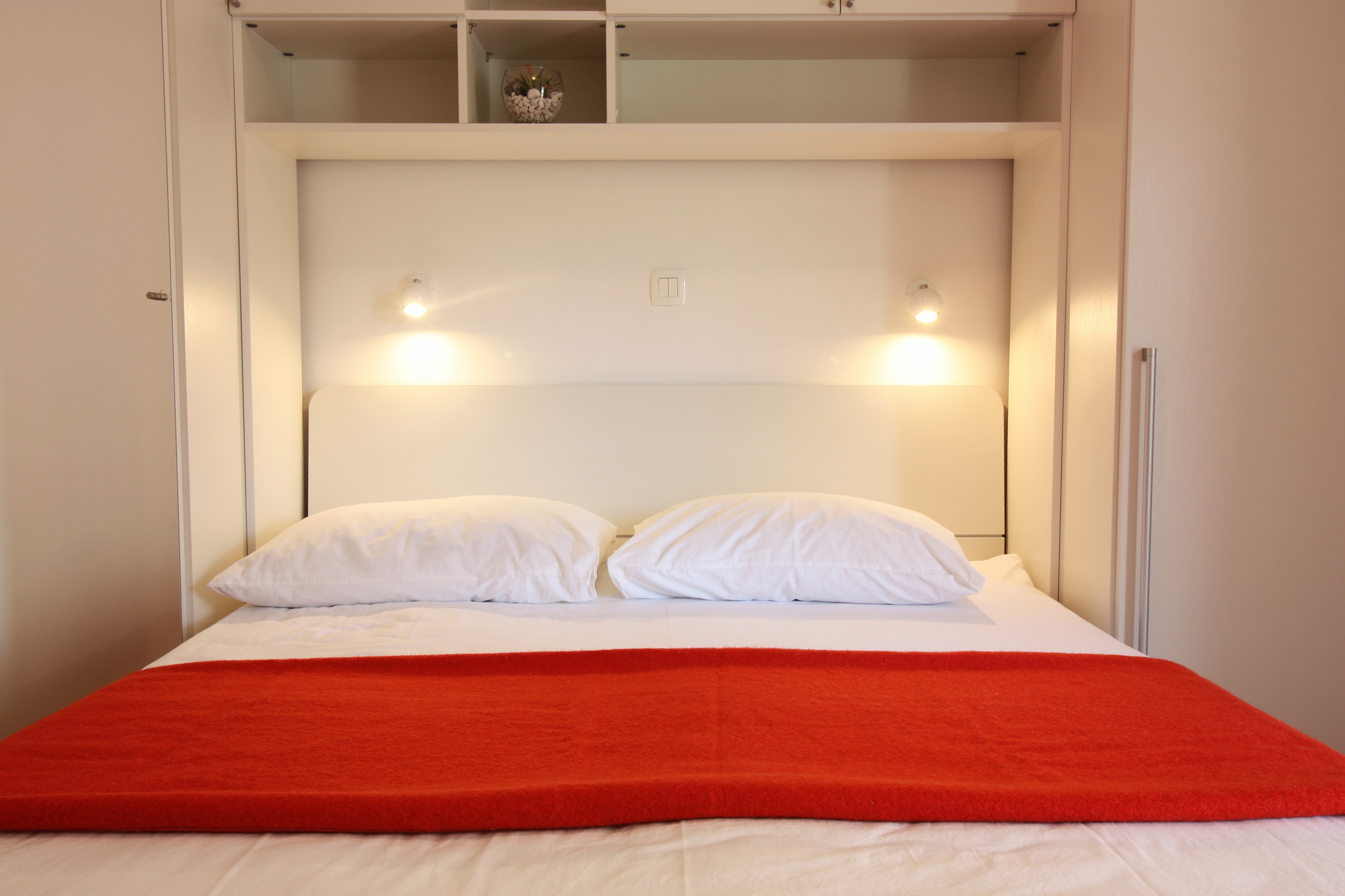 Three bedroom apartment near beach Metajna, Pag  A-f