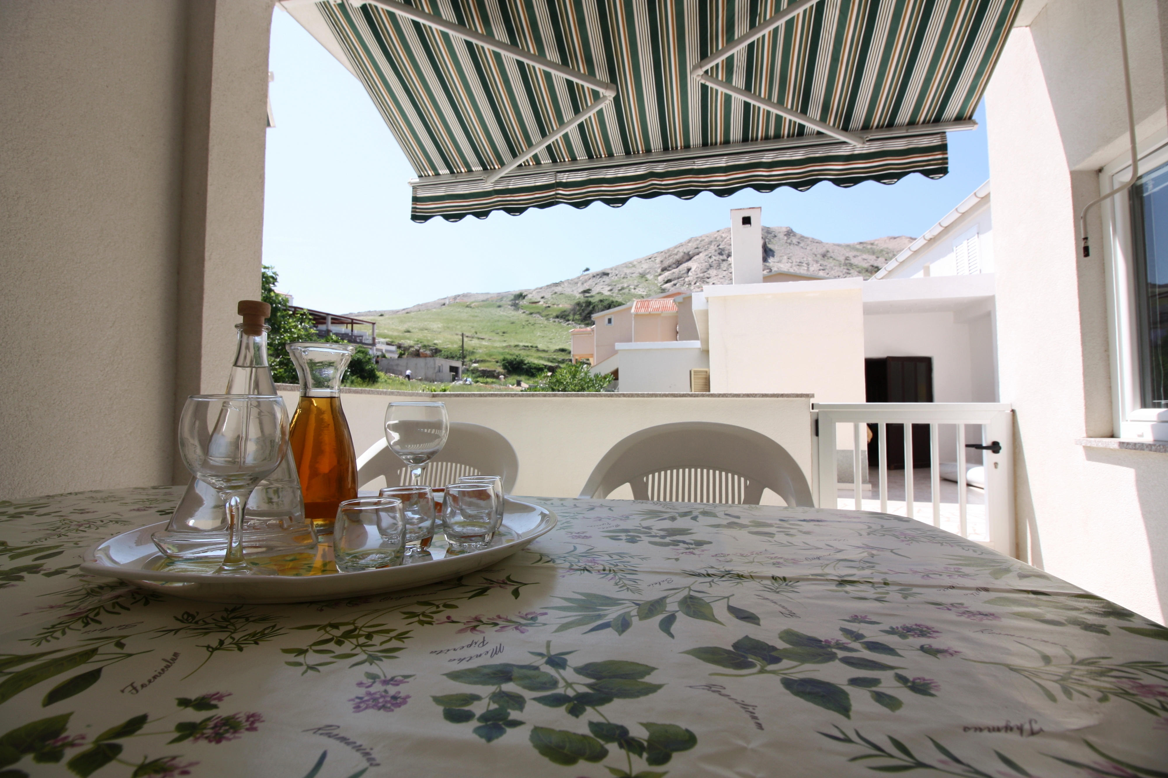 One bedroom apartment near beach Metajna, Pag  A-g