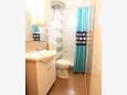 Metajna, Bathroom in the studio-apartment, WiFi.