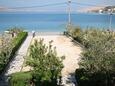 Metajna, Pag, Parking lot 6486 - Apartments near sea with sandy beach.