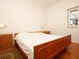 Bedroom Metajna, Bedroom in the room, air condition available and WiFi.