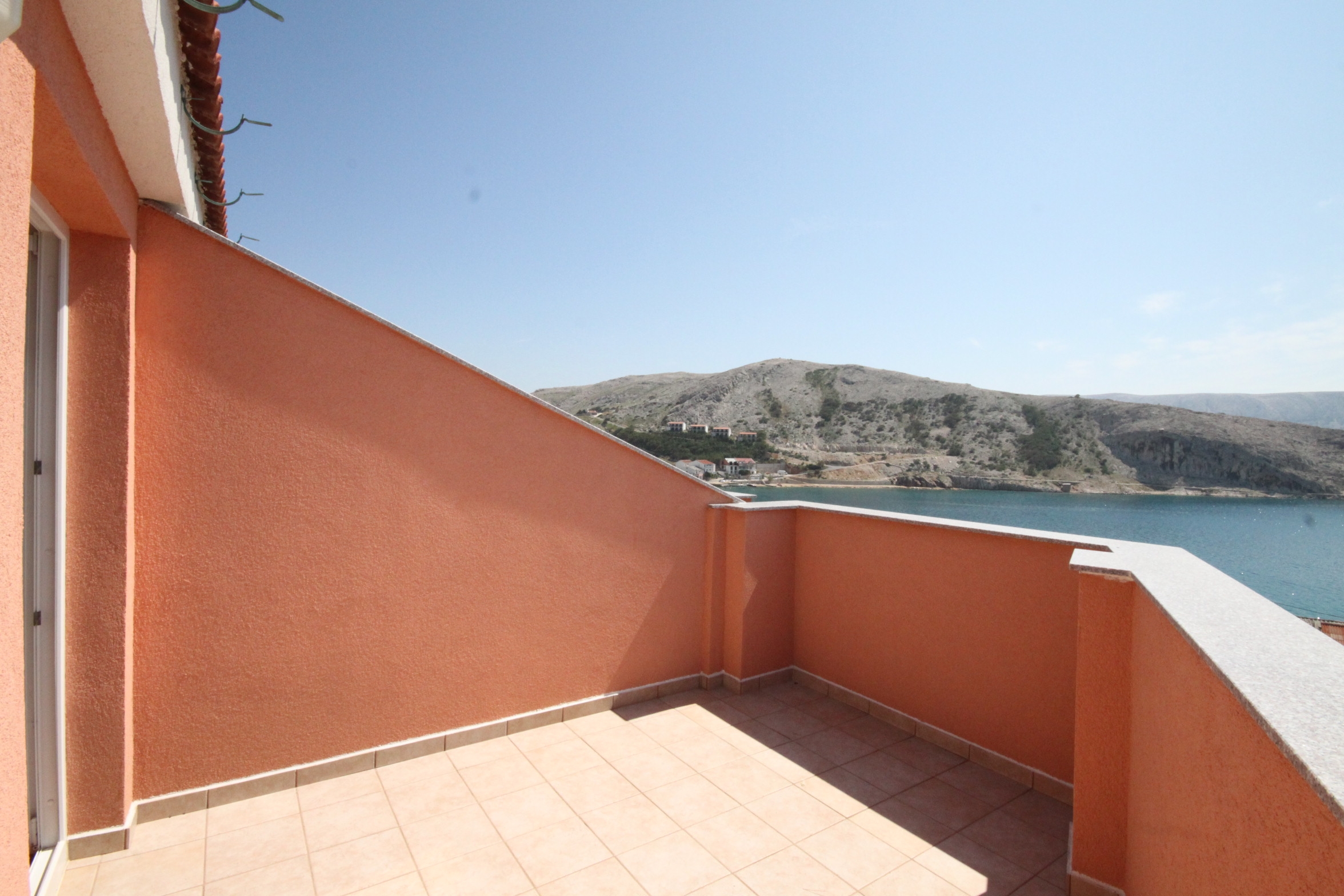 Room with terrace and sea view Metajna, Pag (S-6487-n)