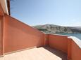 Terrace Metajna, Terrace in the room, with a sea view and WiFi.