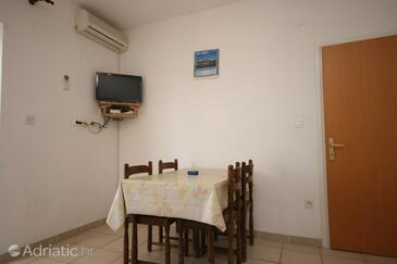 Dining room Novalja, Dining room in the apartment, dostupna klima, dopusteni kucni ljubimci i WIFI.