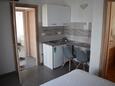 Kuchyně Novalja, Kuchyně v ubytování typu studio-apartment, domácí mazlíčci povoleni a WiFi.