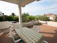 Novalja, Shared terrace in the apartment, (pet friendly) and WiFi.