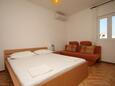 Спальня Pag, Спальня в размещении типа studio-apartment, доступный кондиционер и WiFi.