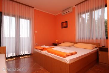 Bedroom Mandre, Bedroom in the room.