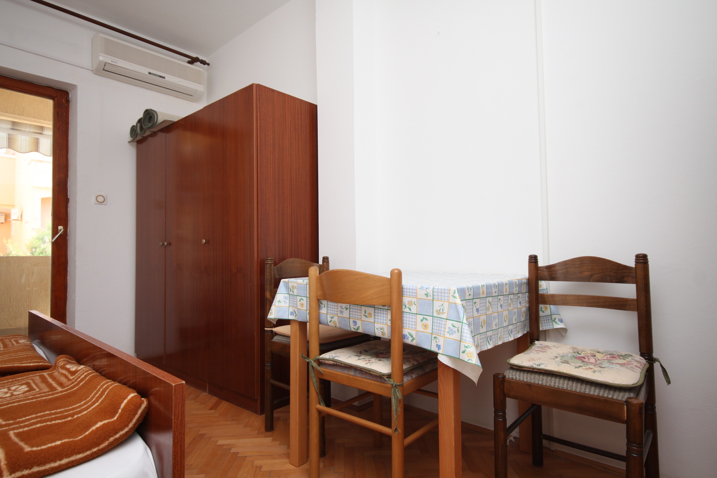 Studio flat near beach Metajna, Pag (AS-6497-c)