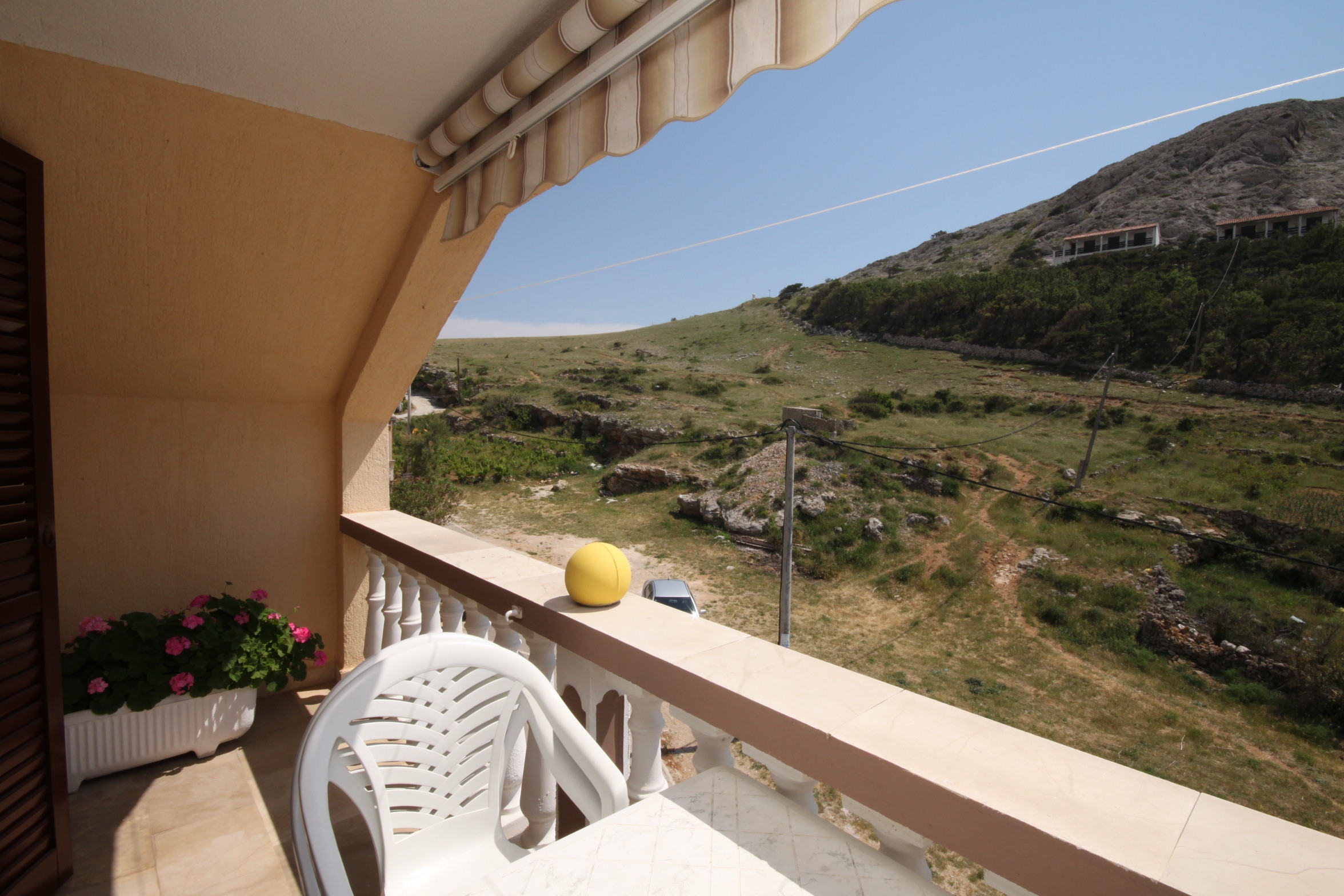 Studio flat near beach Metajna, Pag  AS-d
