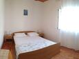 Metajna, Schlafzimmer 2 in folgender Unterkunftsart apartment, Haustiere erlaubt und WiFi.