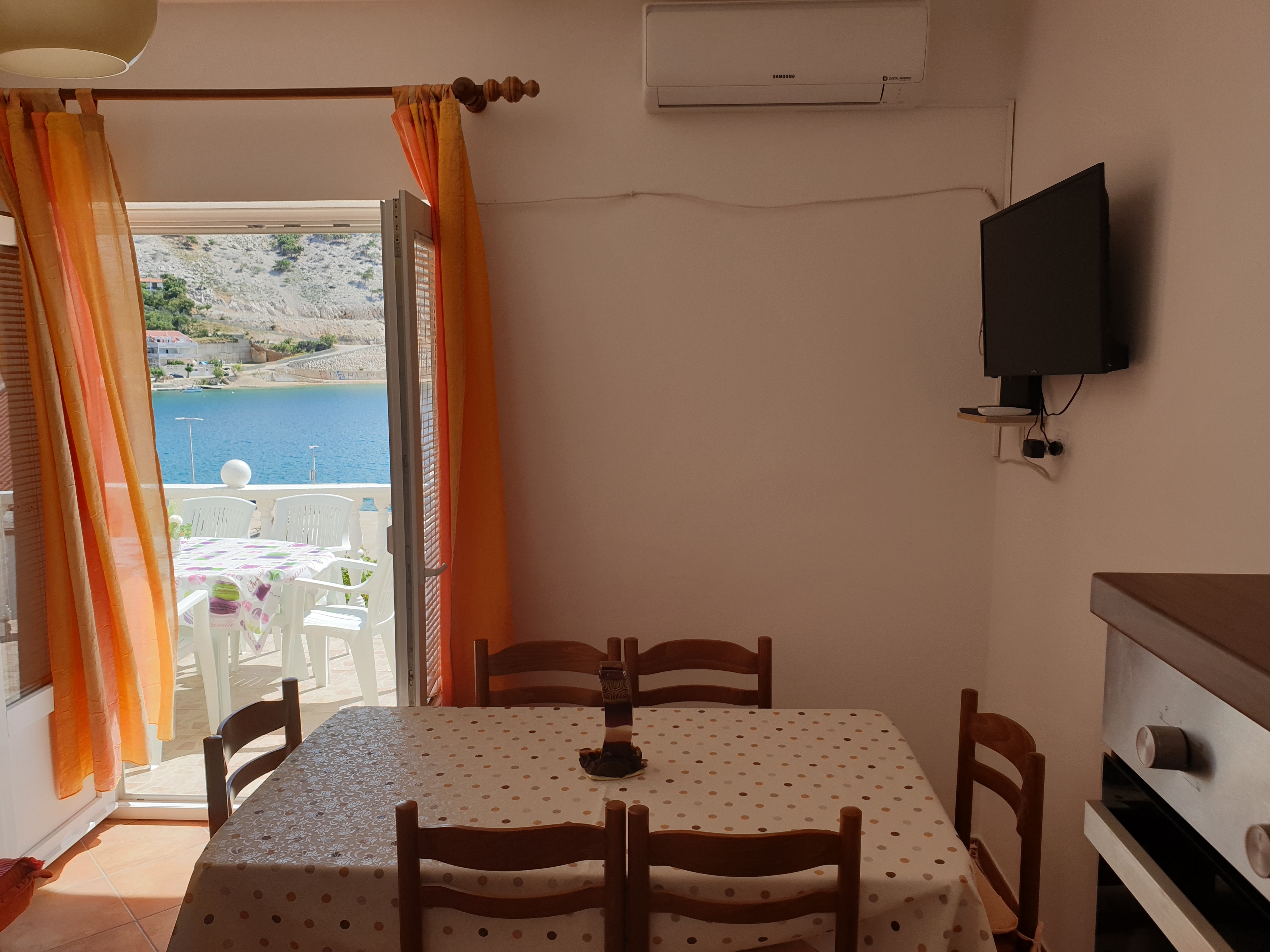 Three bedroom apartment with terrace and sea view Metajna, Pag (A-6498-a) Three bedroom apartment with terrace and sea view Metajna, Pag (A-6498-a)