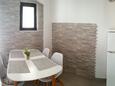 Sufragerie Metajna, Sufragerie în unitate de cazare tip apartment, aer condiționat disponibil, animale de companie sunt acceptate şi WiFi.