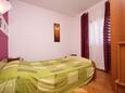 Спальня 1 Povljana, Спальня 1 в размещении типа apartment, WiFi.