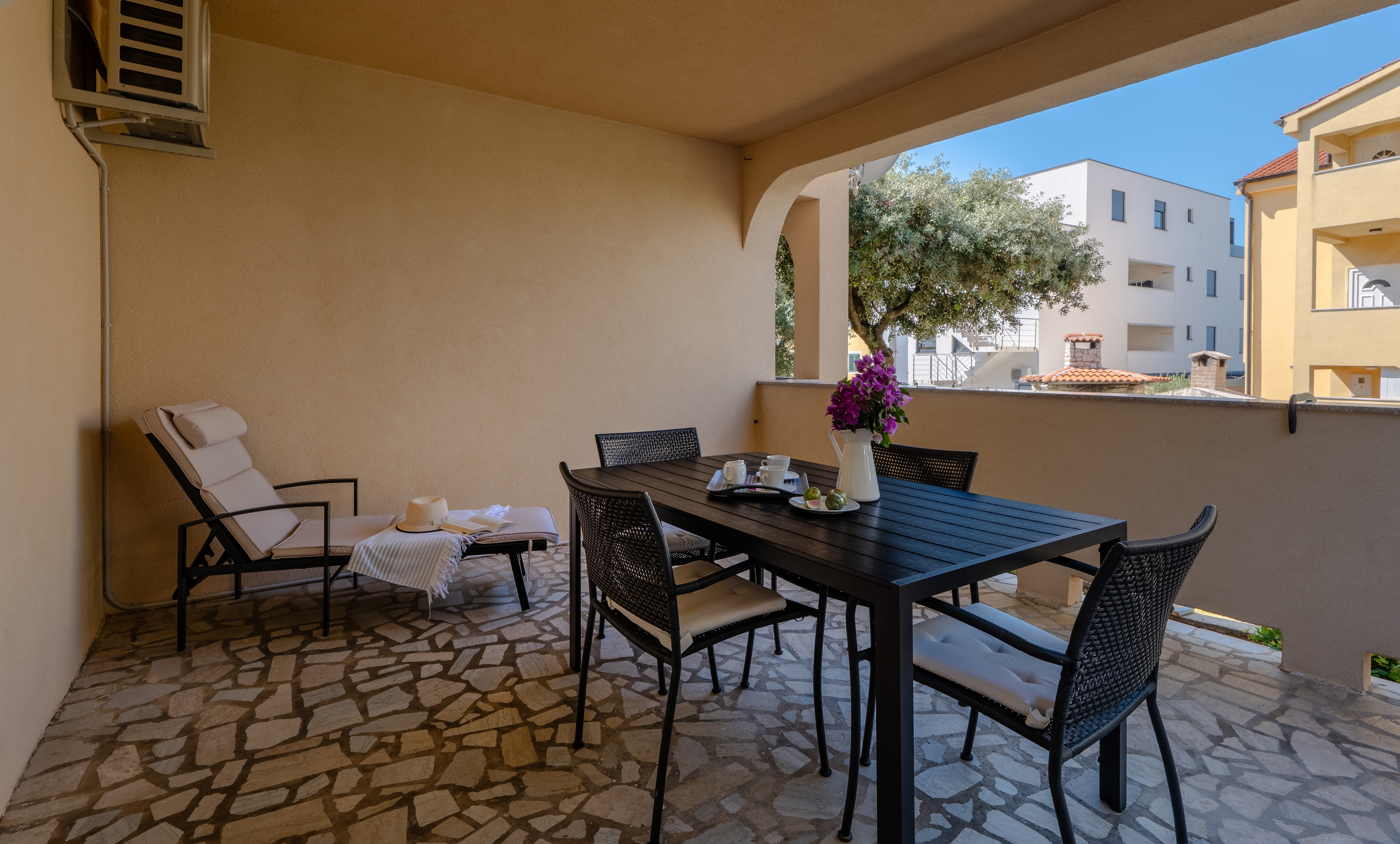 Two bedroom apartment with terrace Mandre, Pag (A-6516-a)