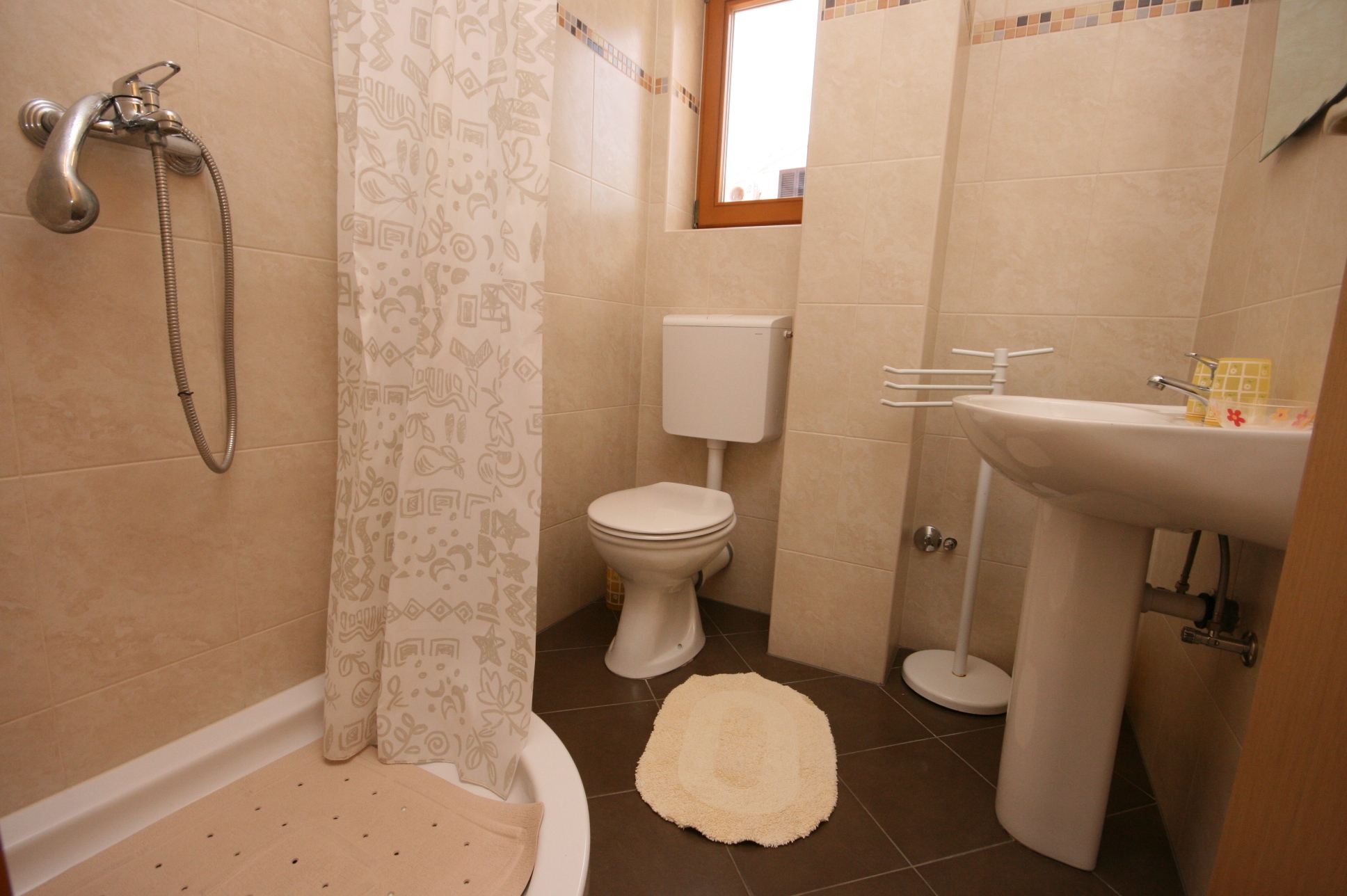 Two bedroom apartment near beach Mandre, Pag  A-a