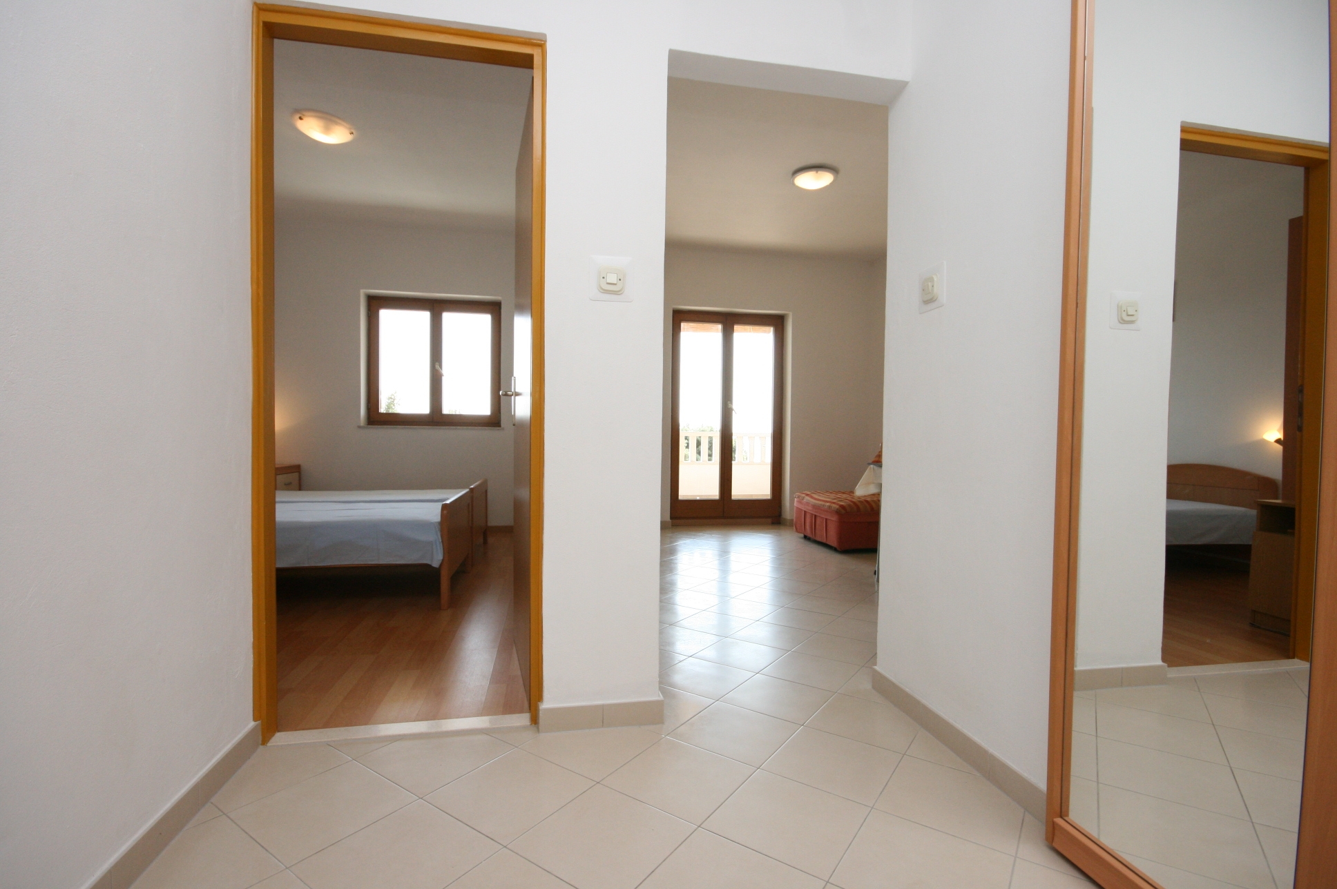 Two bedroom apartment near beach Mandre, Pag  A-a