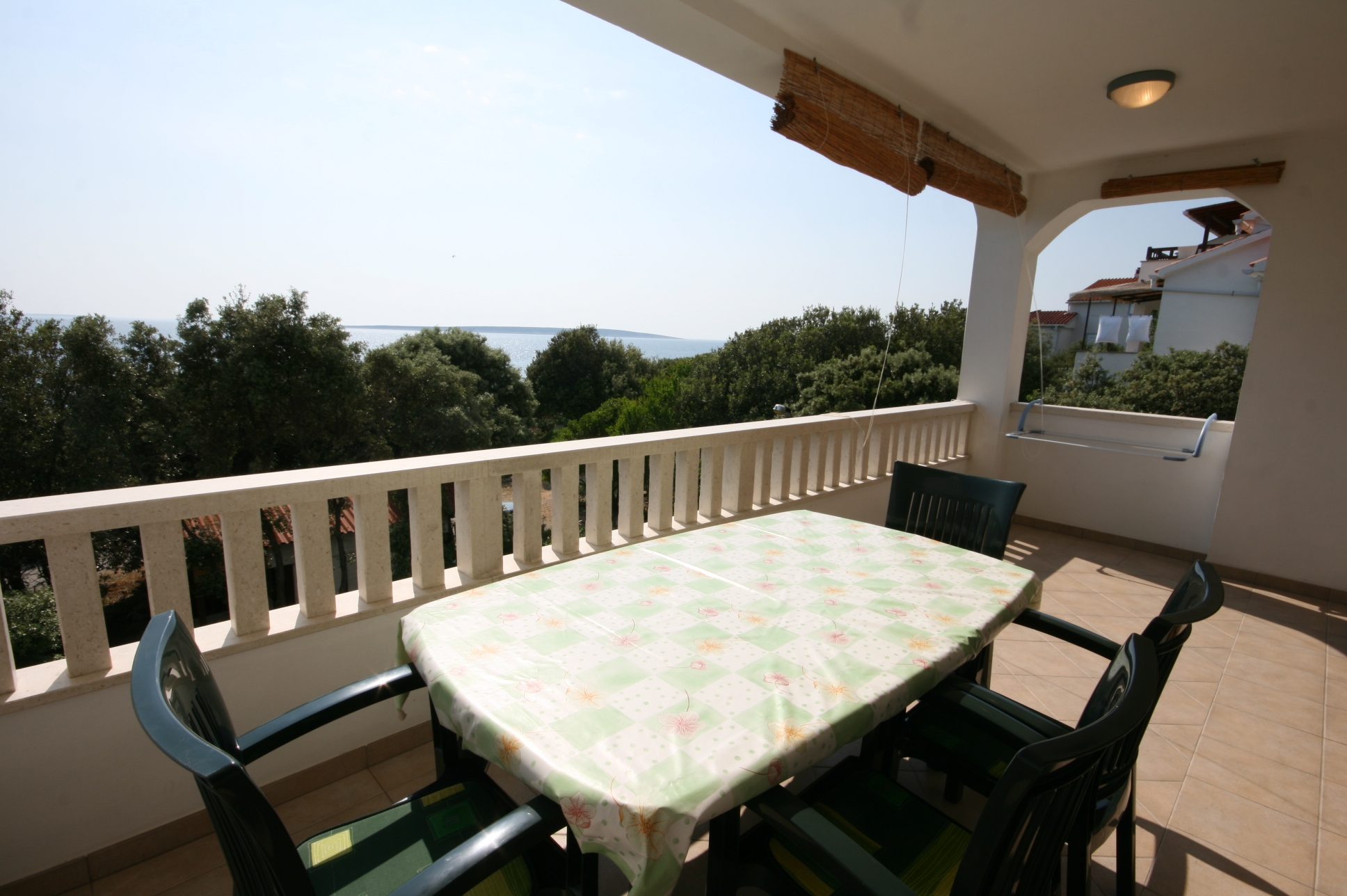 Two bedroom apartment near beach Mandre, Pag  A-a