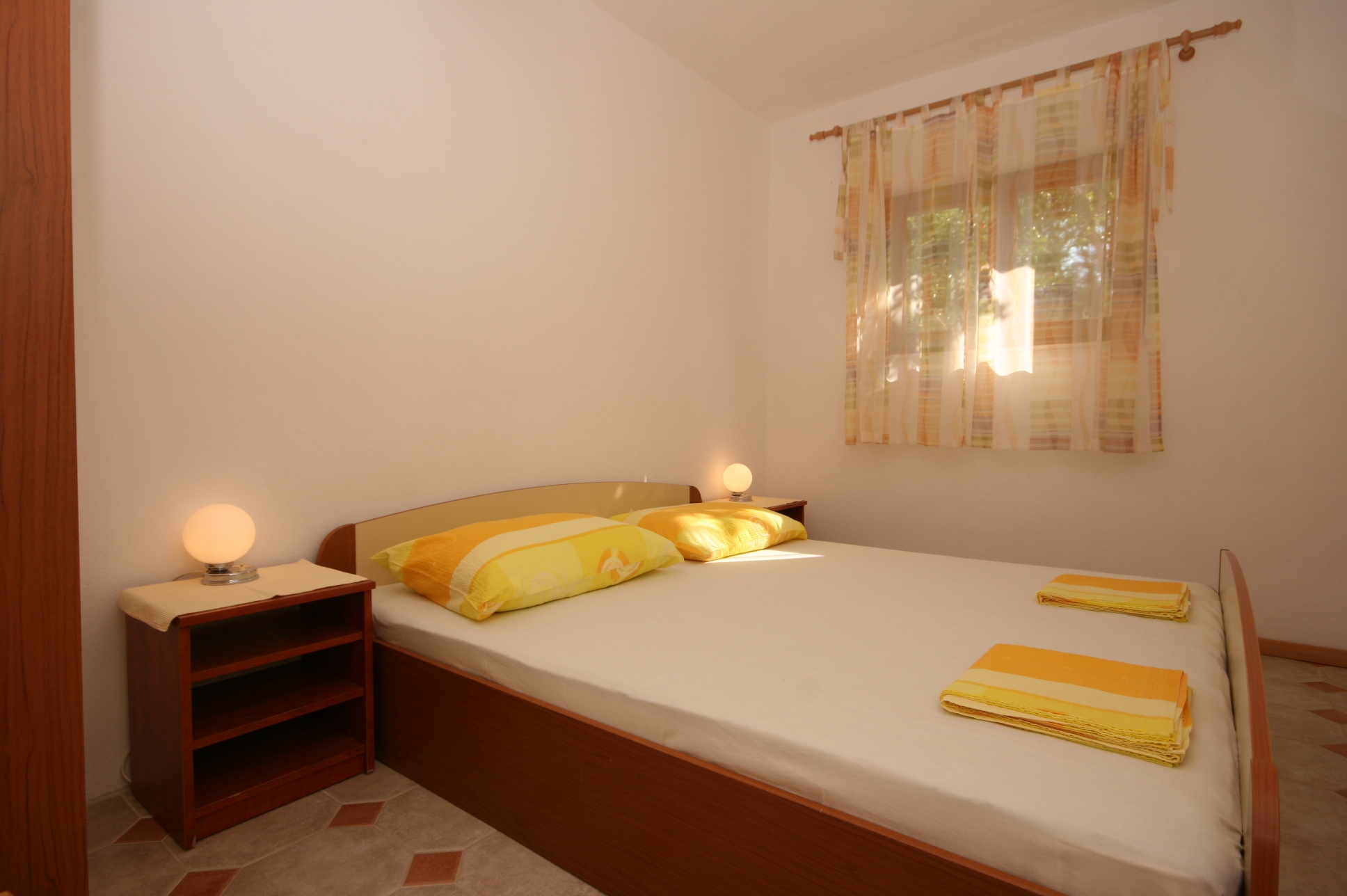 One bedroom apartment near beach Mandre, Pag (A-6518-b)