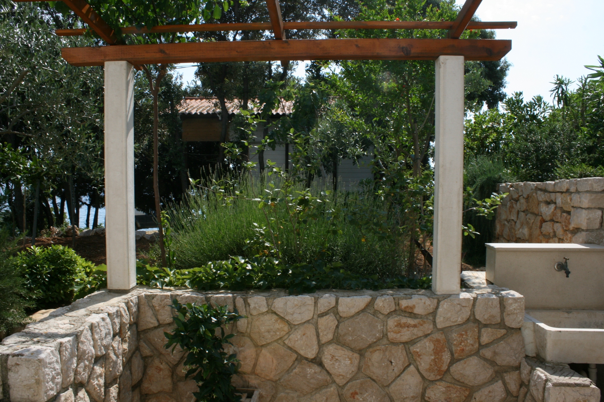 One bedroom apartment near beach Mandre, Pag  A-b