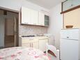 Kuchyně Vidalići, Kuchyně v ubytování typu apartment, s klimatizací, domácí mazlíčci povoleni a WiFi.