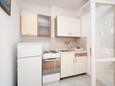 Vidalići, Kitchen in the studio-apartment, air condition available, (pet friendly) and WiFi.