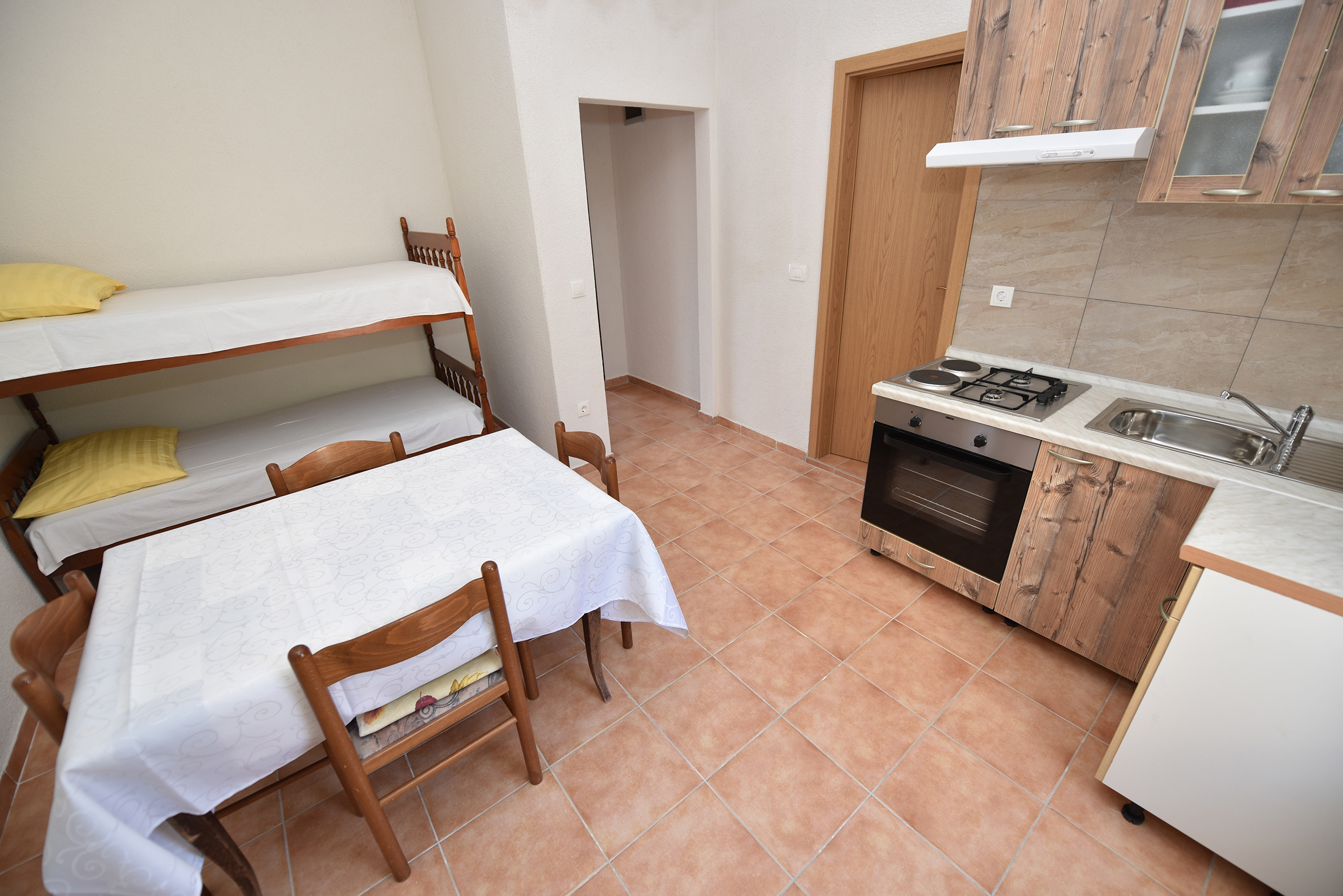 One bedroom apartment near beach Metajna, Pag (A-6522-e)