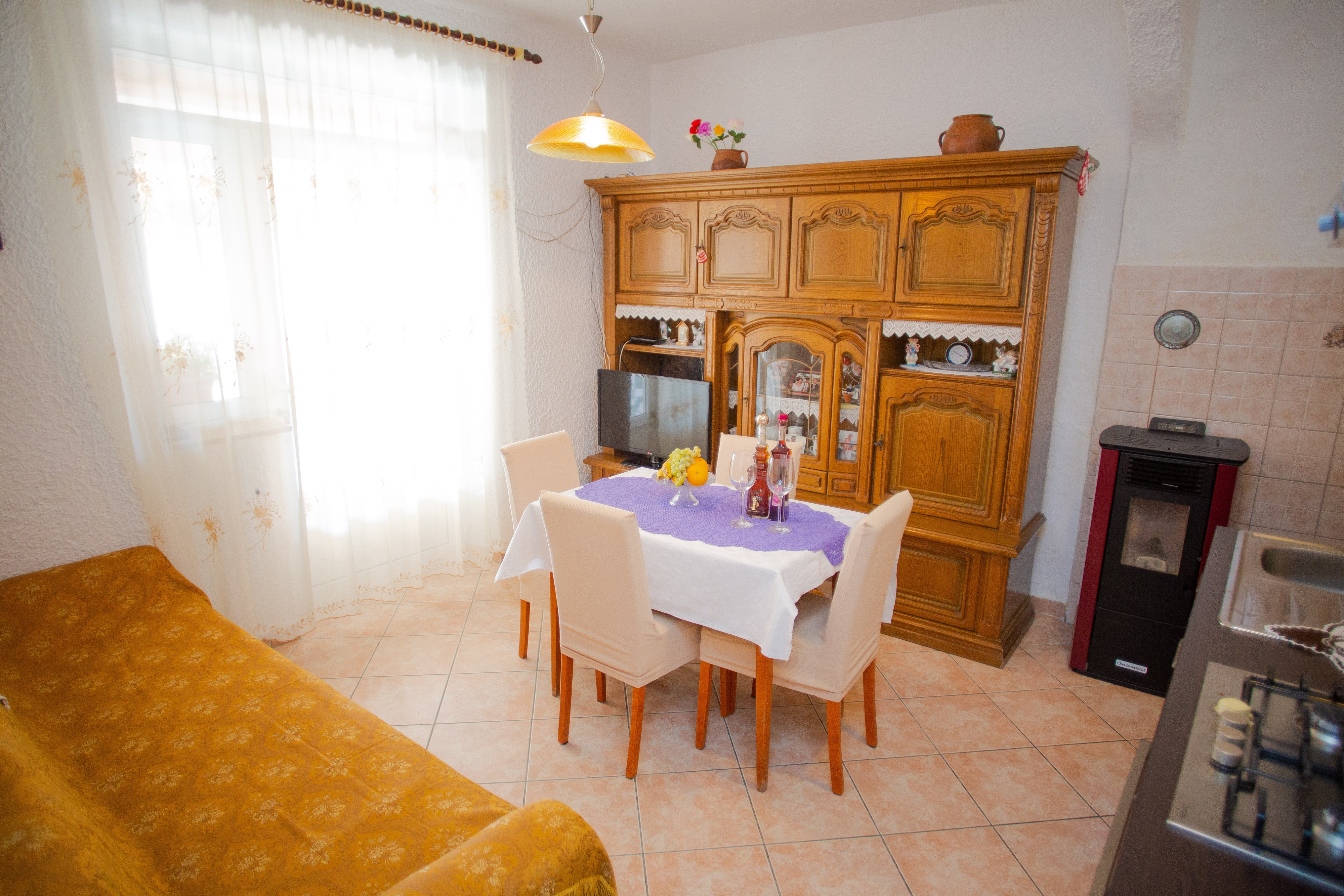 One bedroom apartment near beach Metajna, Pag (A-6522-i)