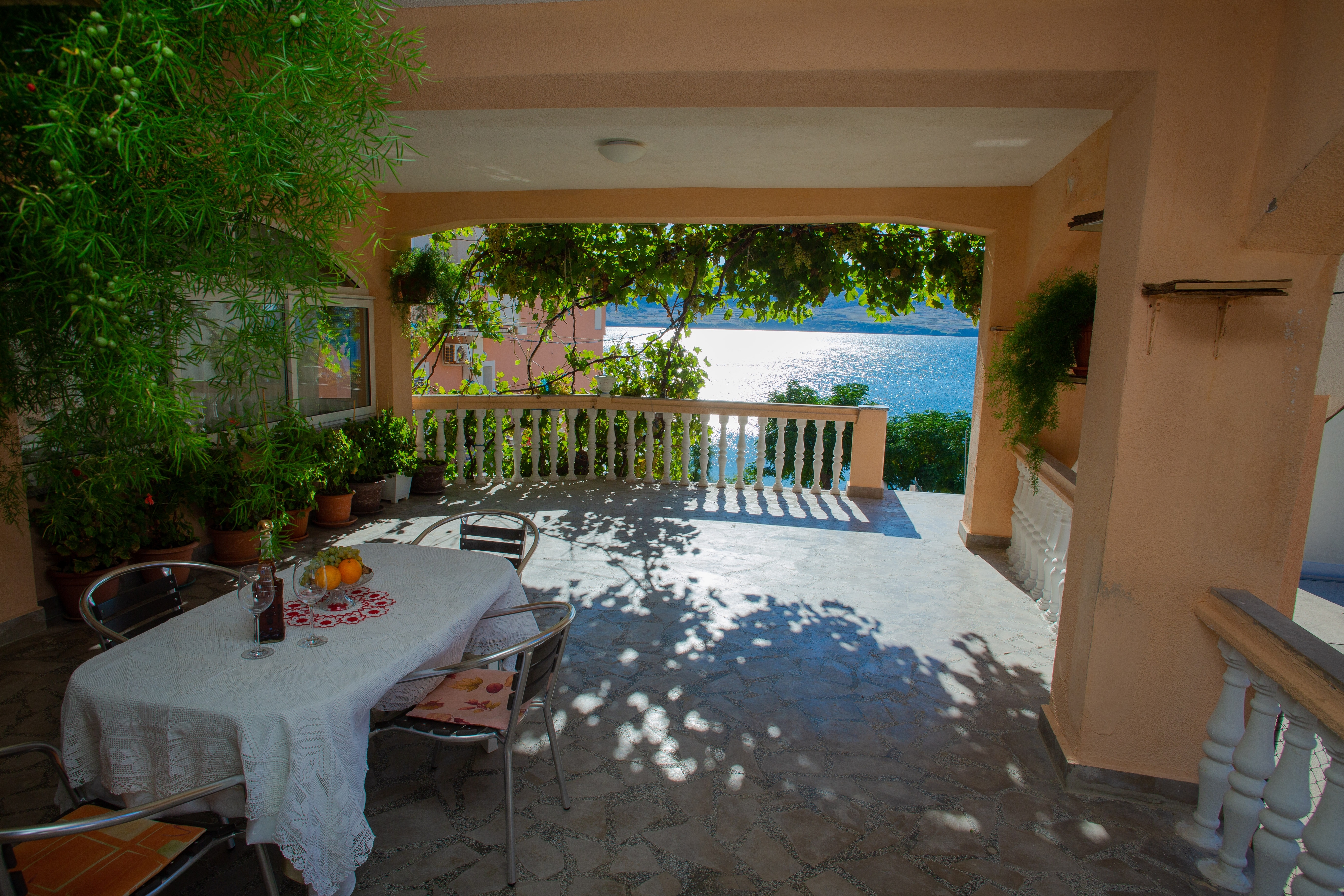 One bedroom apartment near beach Metajna, Pag  A-i