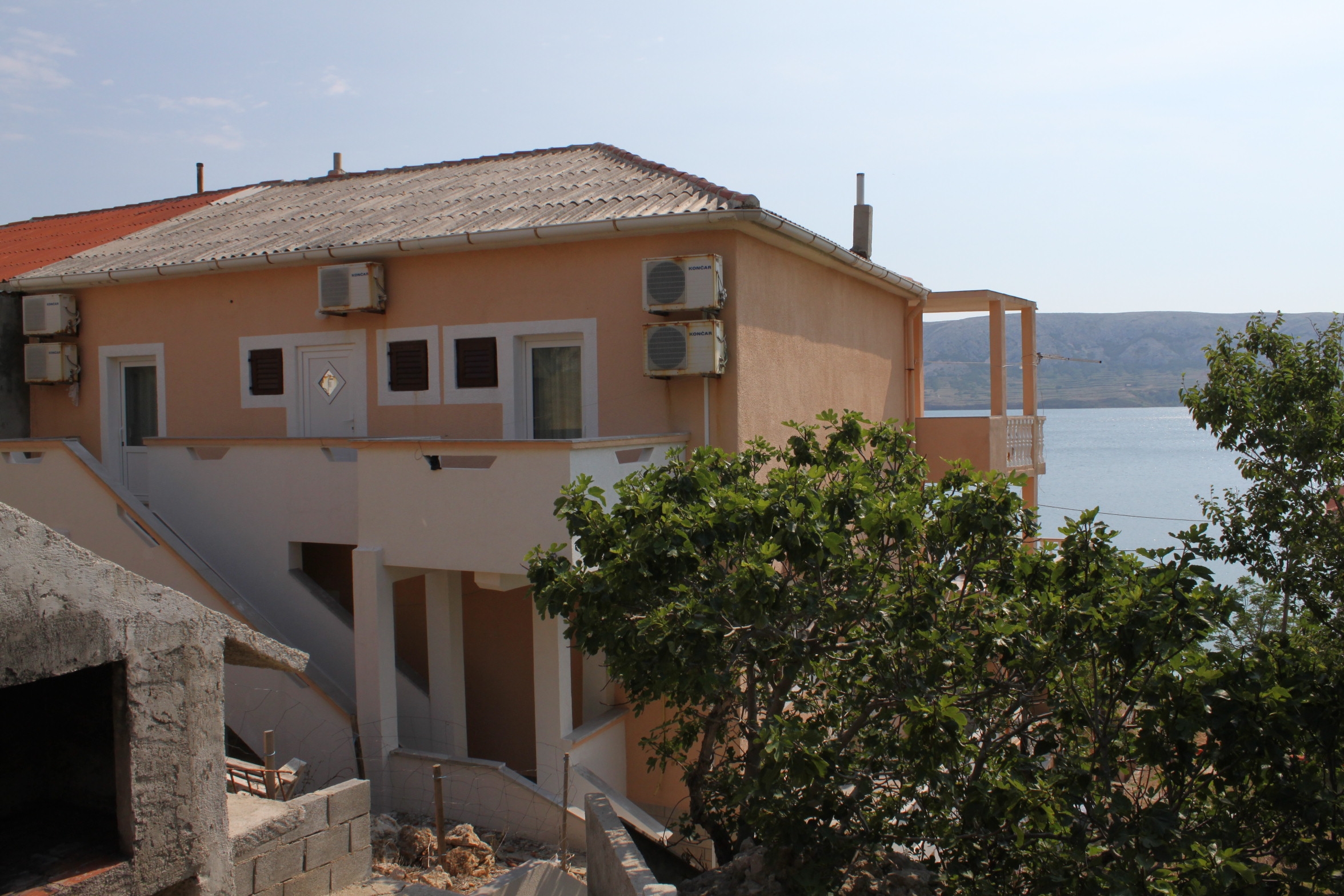 Two bedroom apartment near beach Metajna, Pag (A-6522-c)