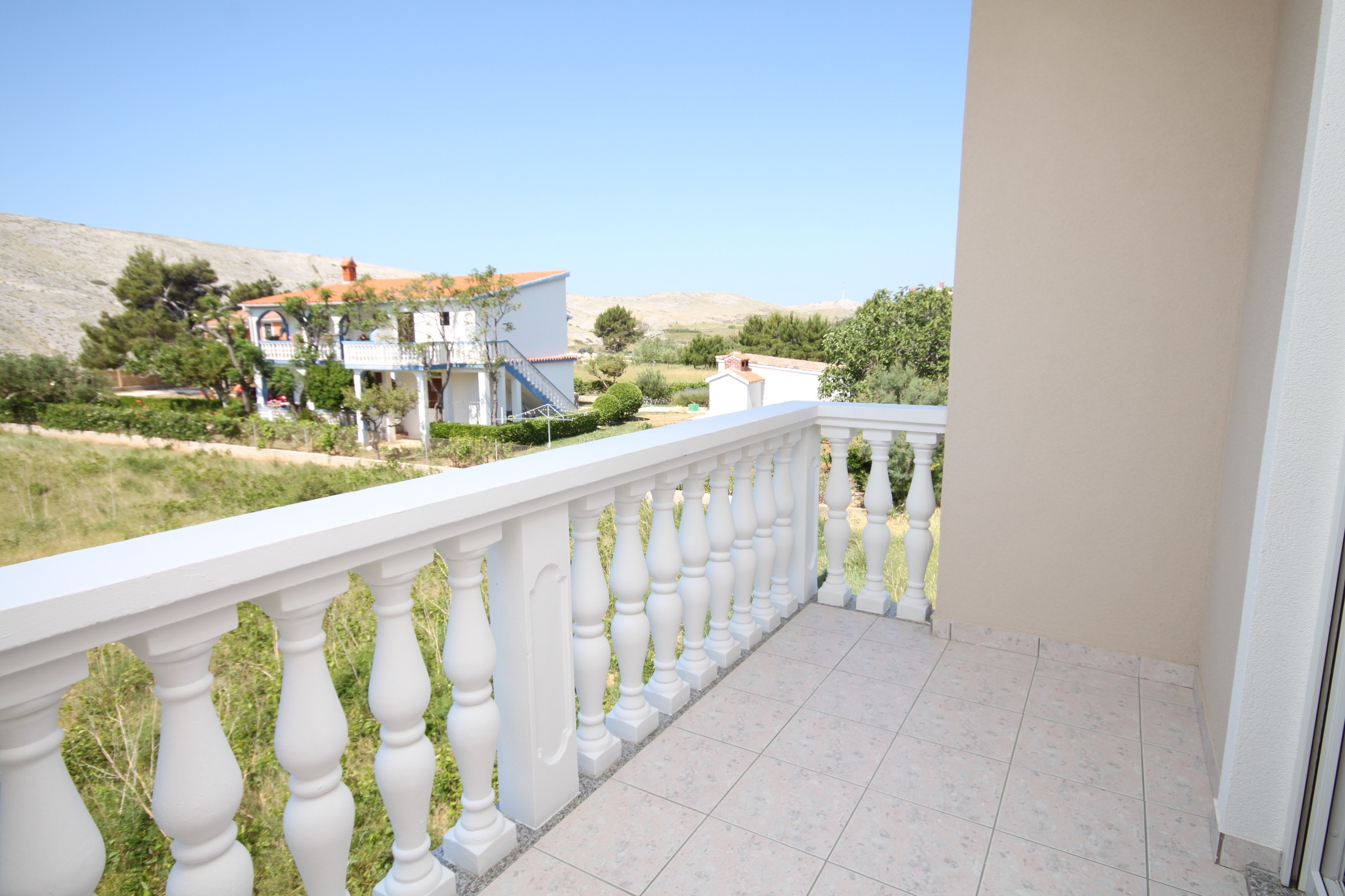 Three bedroom apartment near beach Vlašići, Pag  A-a