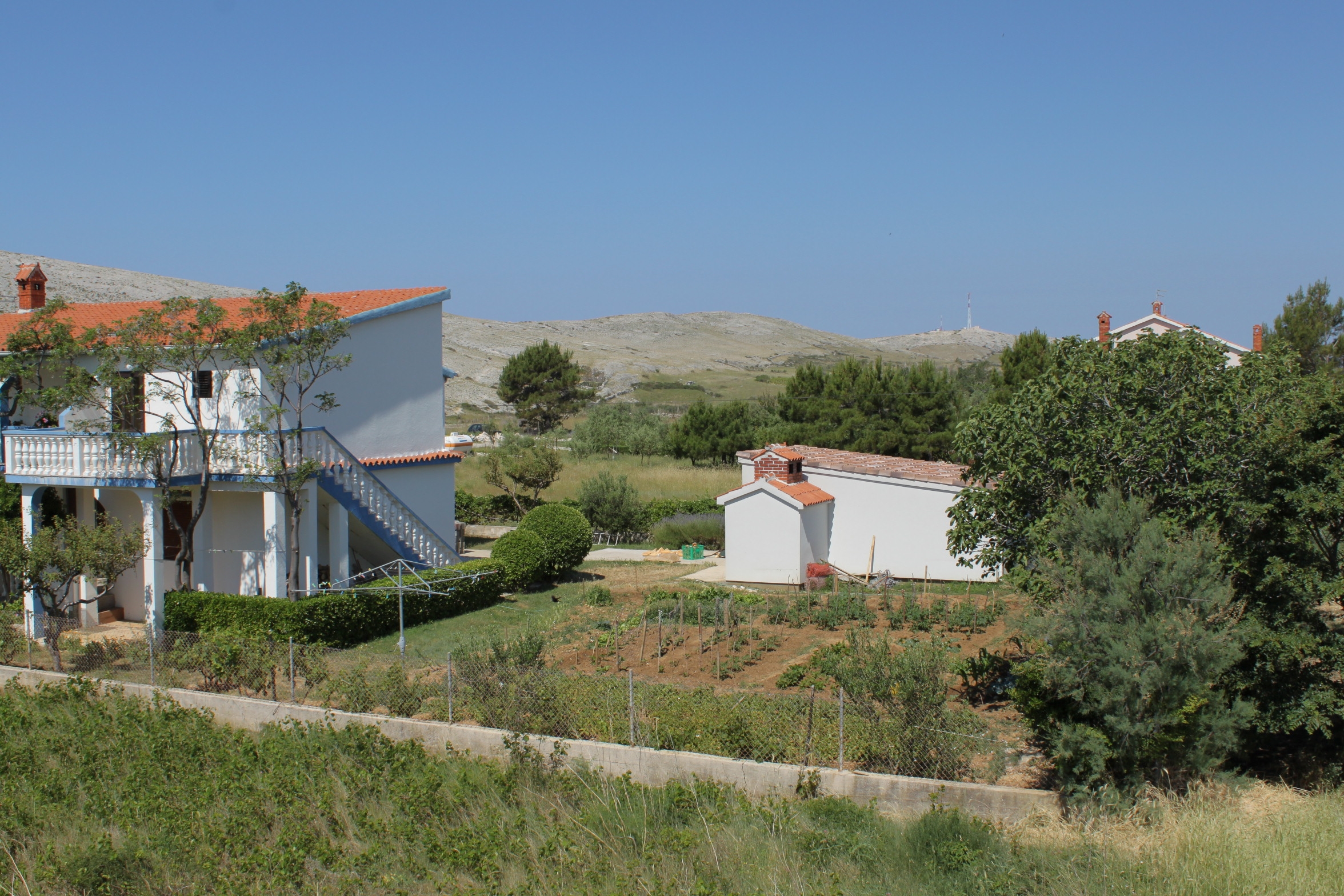 Three bedroom apartment near beach Vlašići, Pag  A-a