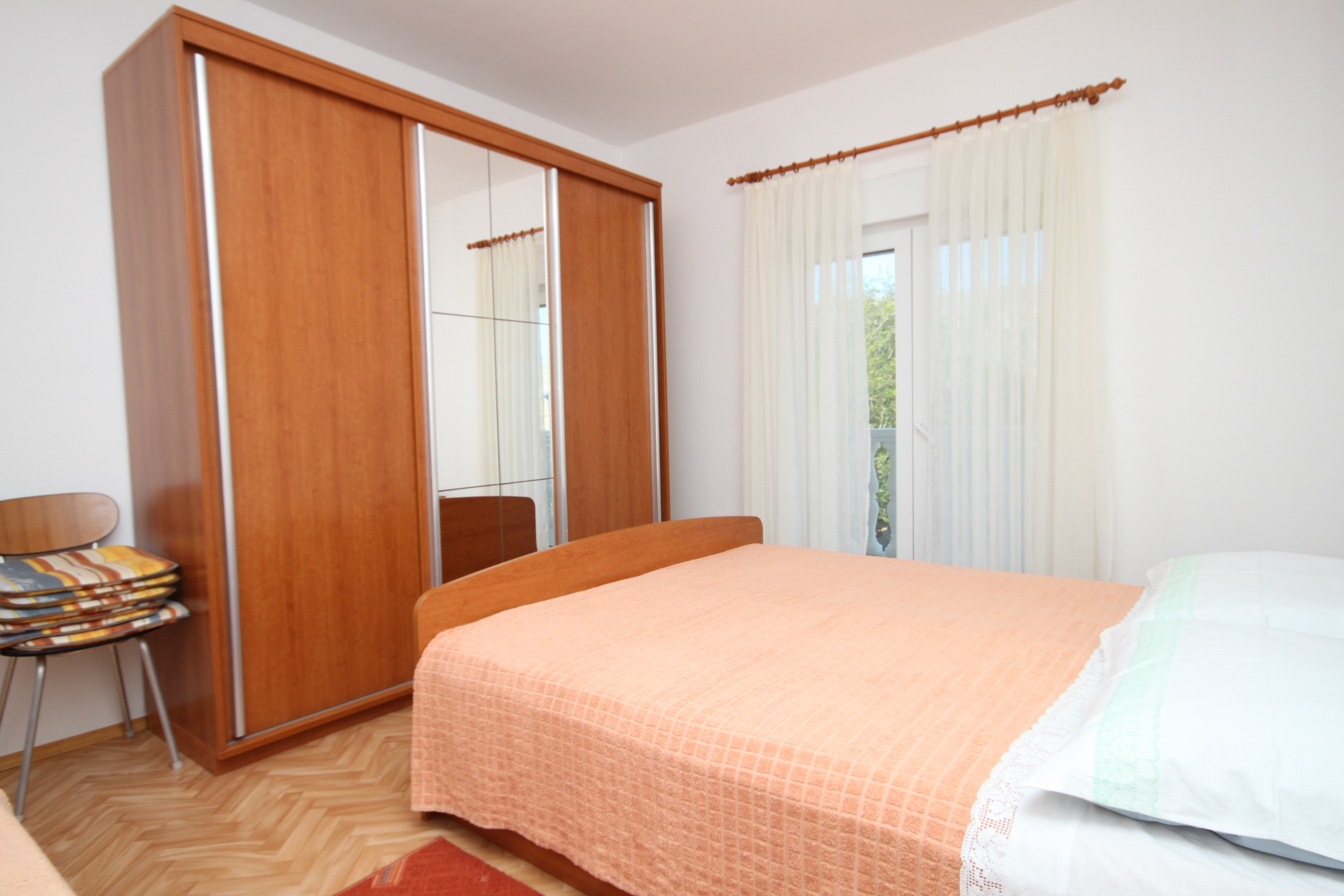Three bedroom apartment near beach Vlašići, Pag  A-a