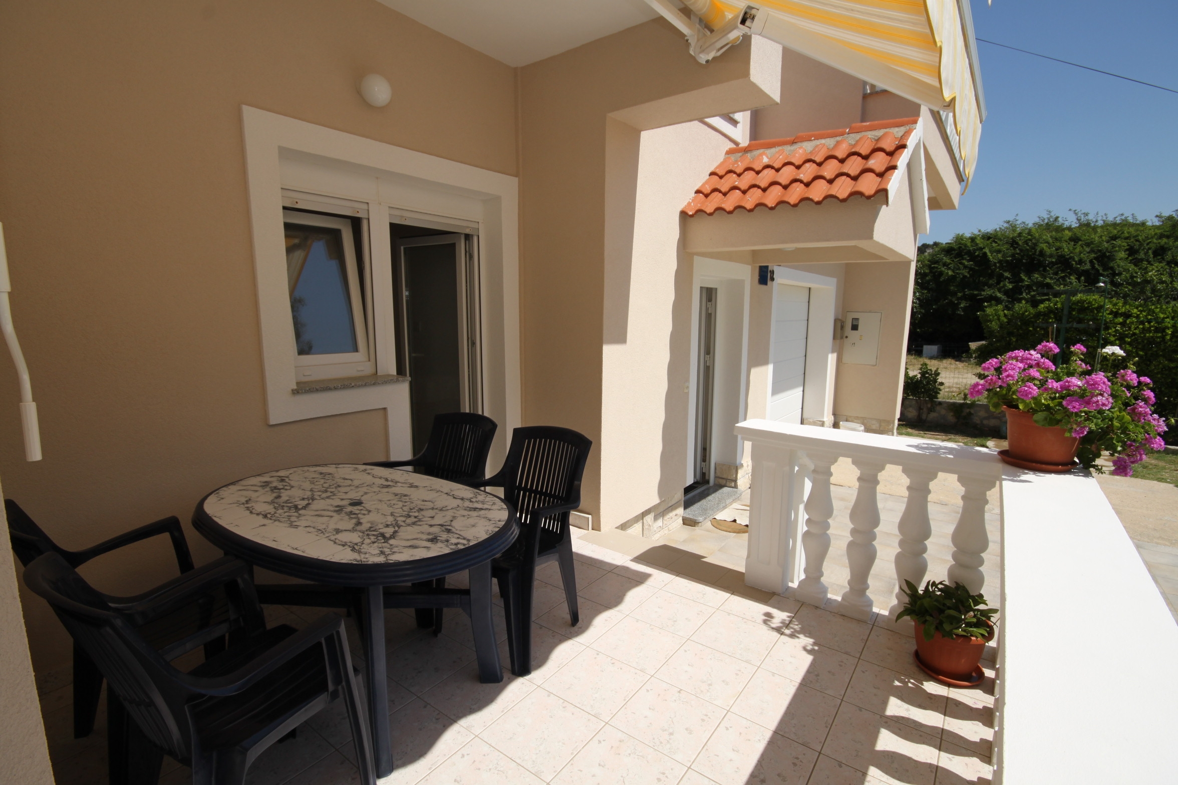 Two bedroom apartment near beach Vlašići, Pag  A-b