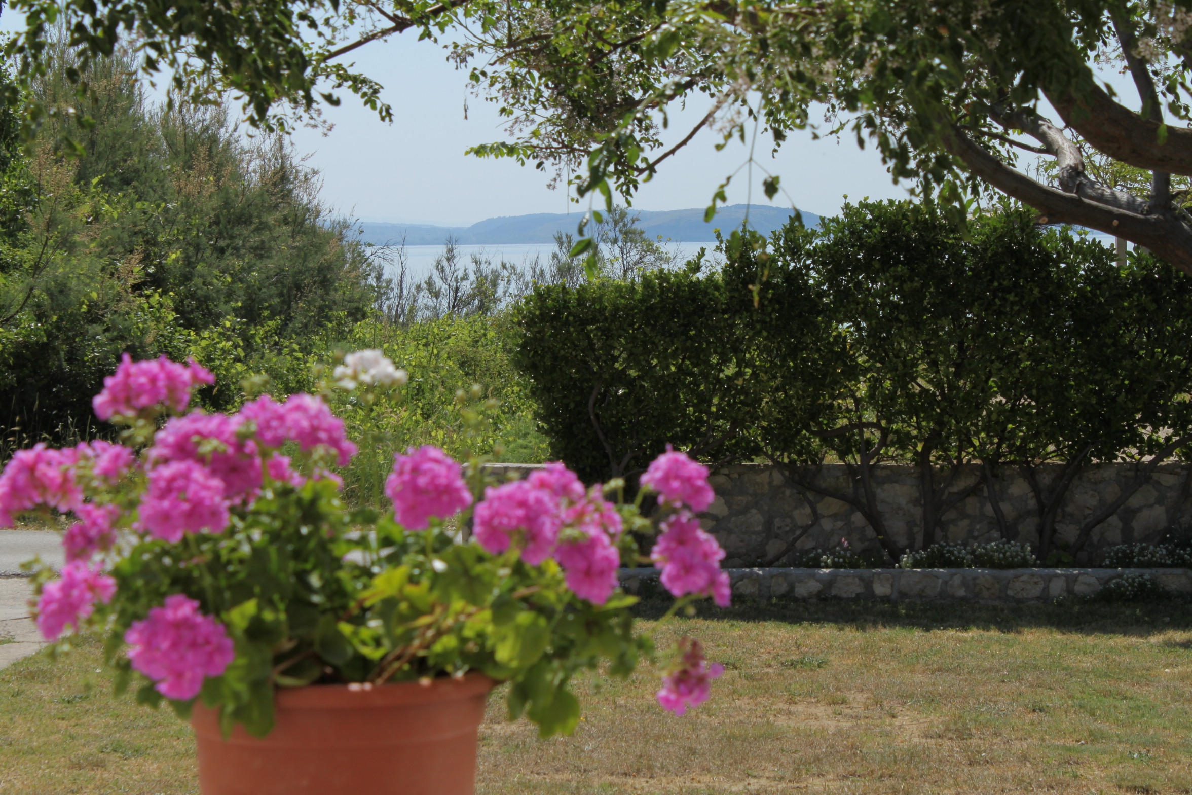Two bedroom apartment near beach Vlašići, Pag  A-b
