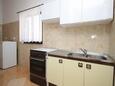 Kuchyně Novalja, Kuchyně v ubytování typu apartment, s klimatizací a WiFi.