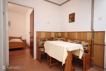 Dining room Starigrad, Dining room in the apartment, dopusteni kucni ljubimci i WIFI.