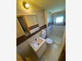 Seline, Bathroom in the studio-apartment, WiFi.